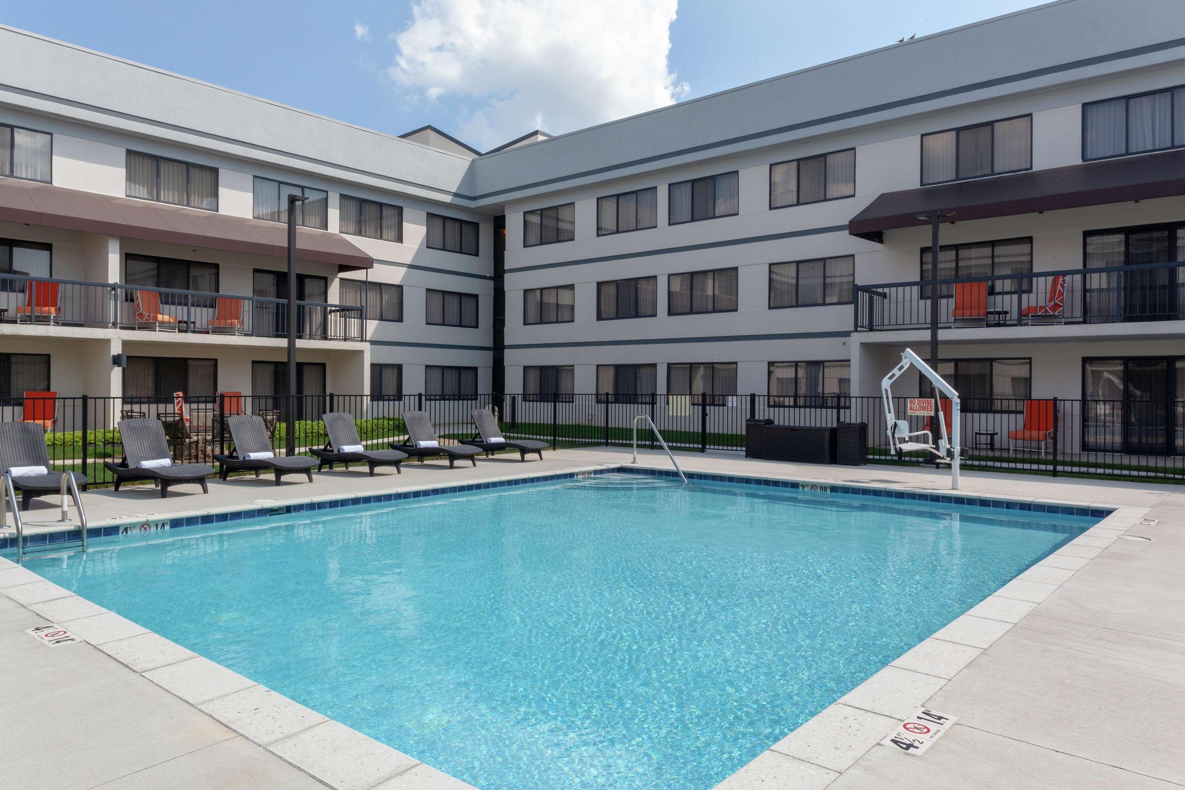 Doubletree Suites By Hilton Dayton/Miamisburg Exterior foto